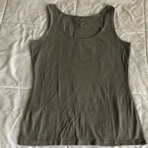 Eddie Bauer tank sz med pretty gray color
